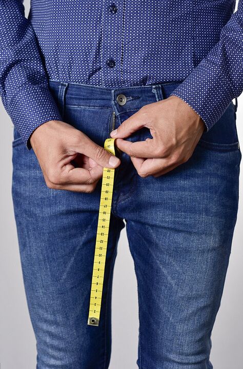 measuring a man’s penis by one centimeter